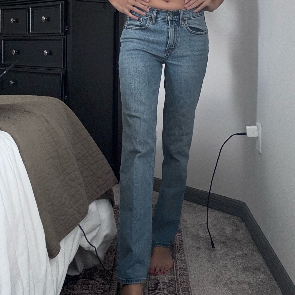Abercrombie Light wash Straight Leg mid rise Women's Jeans